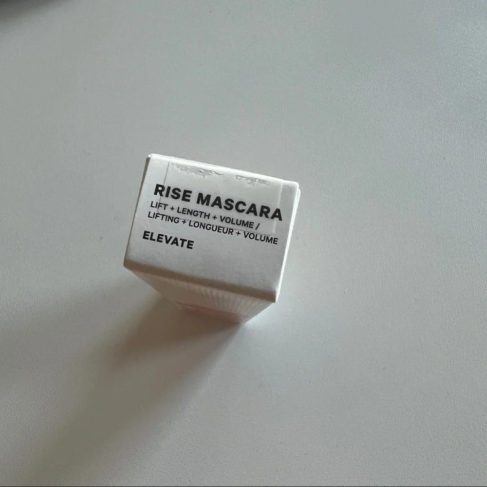 MILK MAKEUP mini RISE lifting + lengthening mascara in shade Elevate - Picture 4 of 10